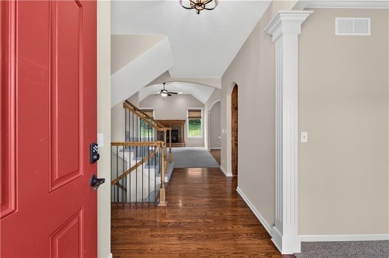 11013 Northridge Dr, Kansas City, KS 66109