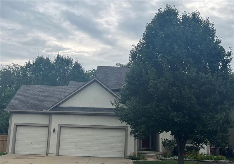 11013 Northridge Dr, Kansas City, KS 66109