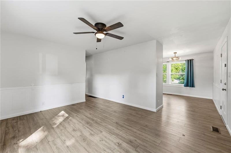 6302 E 152nd St, Grandview, MO 64030