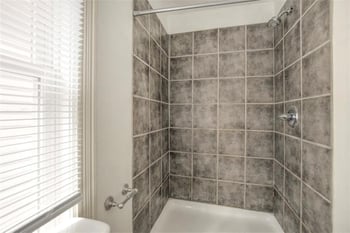 313 Ord St, Kansas City, MO 64124