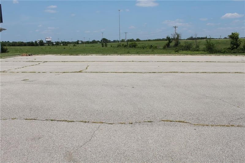 371 - 471 Bills Way St, Iola, KS 66749