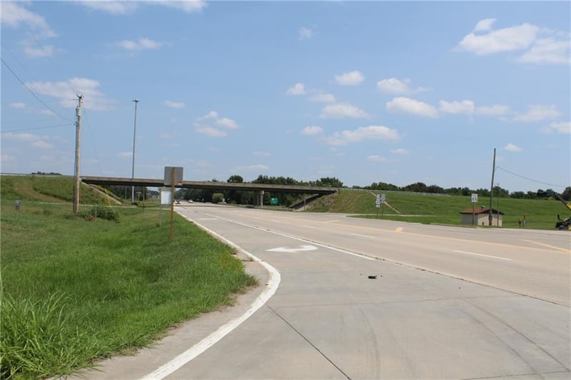371 - 471 Bills Way St, Iola, KS 66749