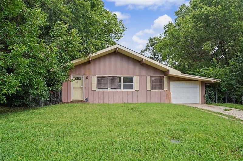 2114 Mitchell St, Lawrence, KS 66046