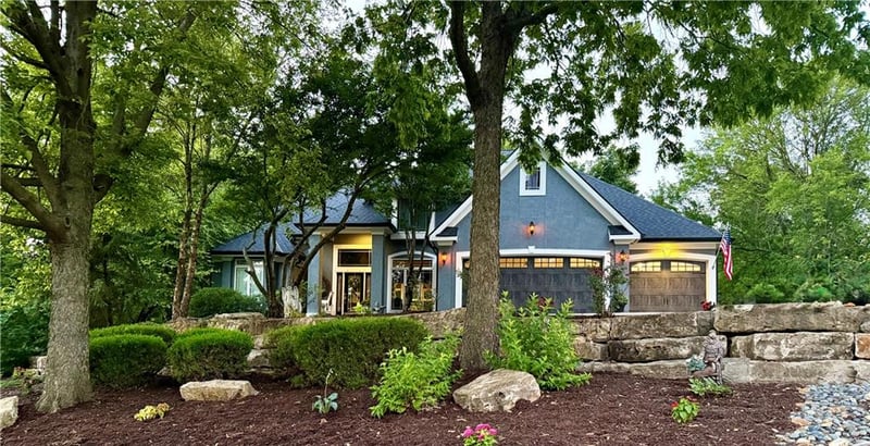 13810 Grove Ave, Bonner Springs, KS 66012