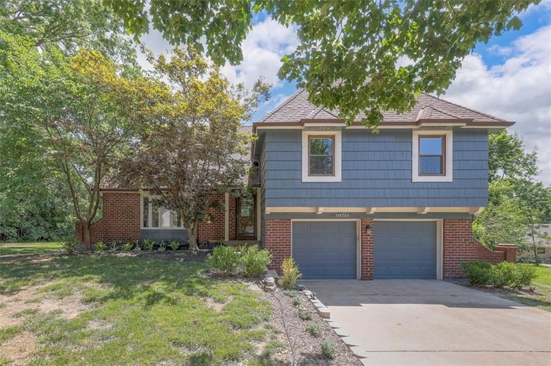 10713 98th St, Overland Park, KS 66214
