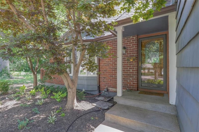 10713 98th St, Overland Park, KS 66214