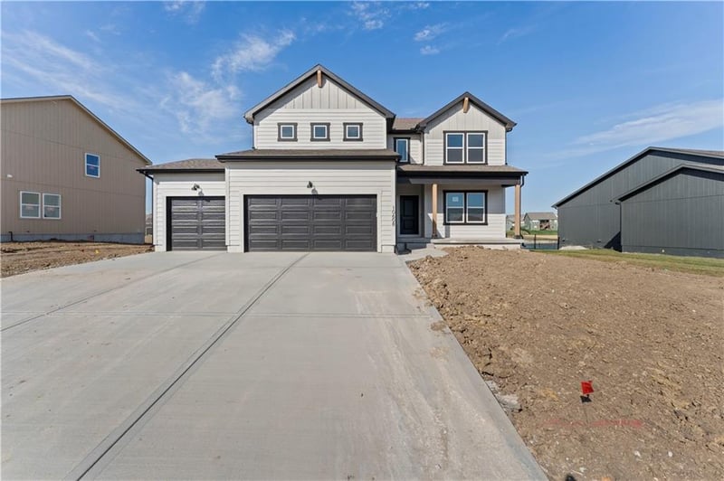 300 Amara Dr, Blue Springs, MO 64064