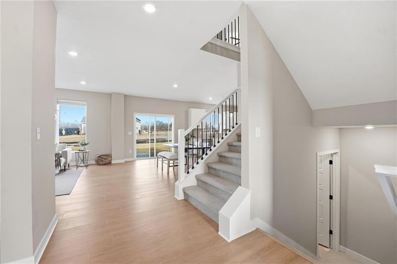 9021 5th St, Blue Springs, MO 64064