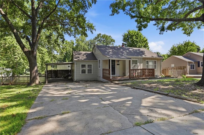 9604 67th Ter, Raytown, MO 64133
