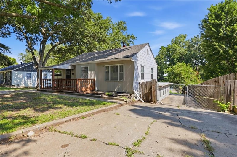 9604 67th Ter, Raytown, MO 64133
