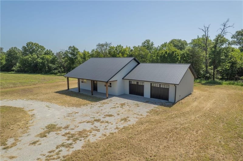 17707 2200 Rd, Nevada, MO 64772