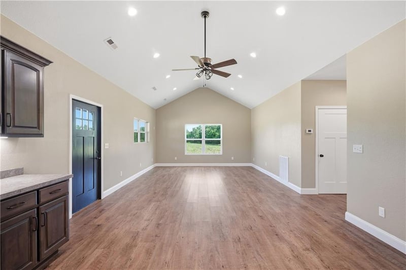 17707 2200 Rd, Nevada, MO 64772