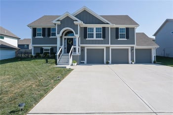 6012 NE 119th St, Kansas City, MO 64156