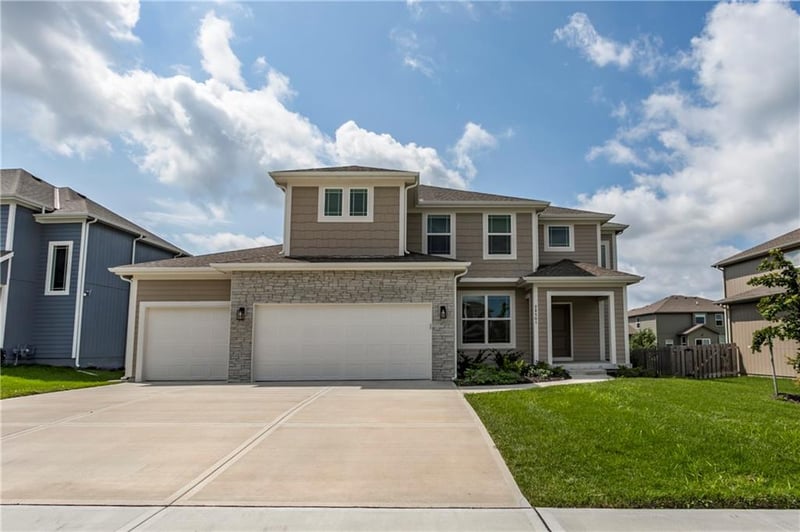 28501 161st Ter, Gardner, KS 66030