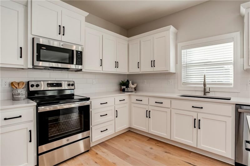 28501 161st Ter, Gardner, KS 66030