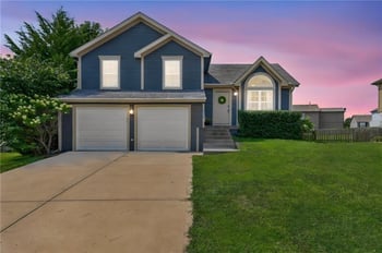 10820 N Smalley Ct, Kansas City, MO 64157