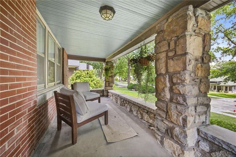 6412 Mcgee St, Kansas City, MO 64113