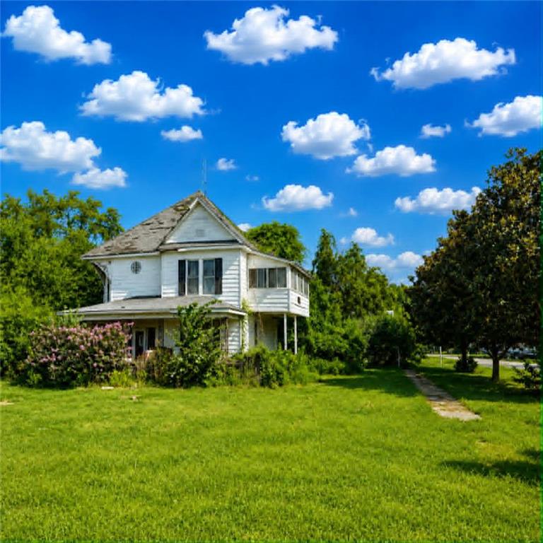 217 Walnut St, Columbus, KS 66725