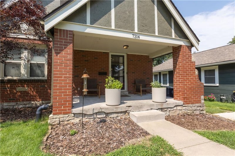 7314 Grand Ave, Kansas City, MO 64114