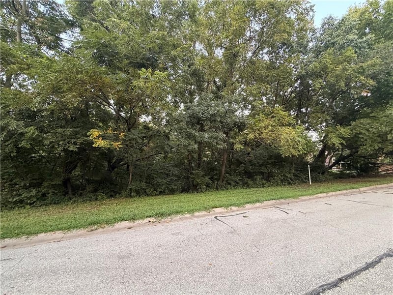 4727 Park St, Shawnee, KS 66216
