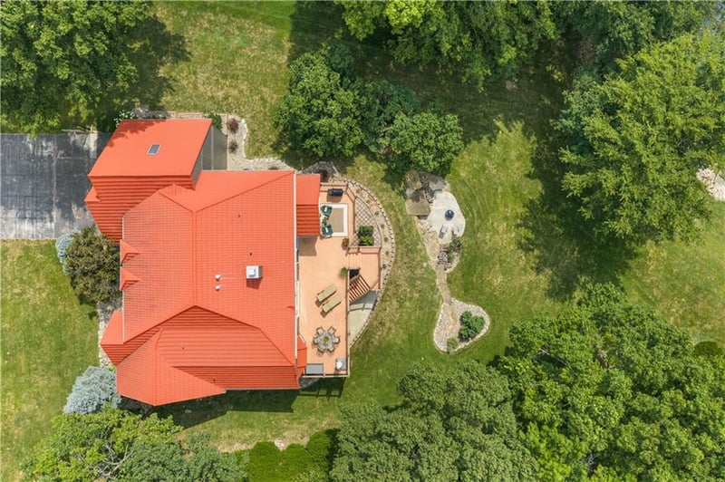 1105 Moss Point Rd, Lee's Summit, MO 64064