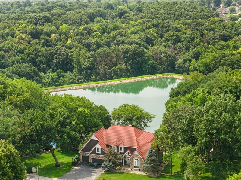 1105 Moss Point Rd, Lee's Summit, MO 64064