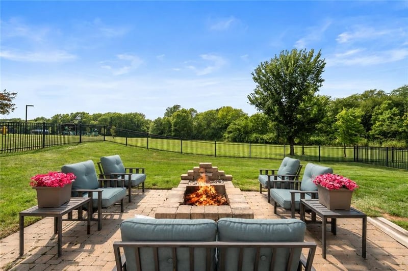 2634 River Trail Rd, Lee's Summit, MO 64082