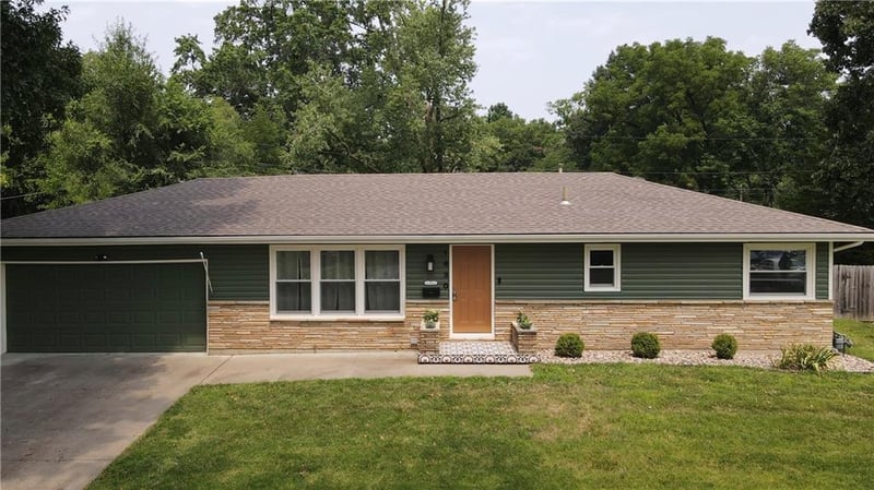 1630 48th Ter, Kansas City, MO 64118