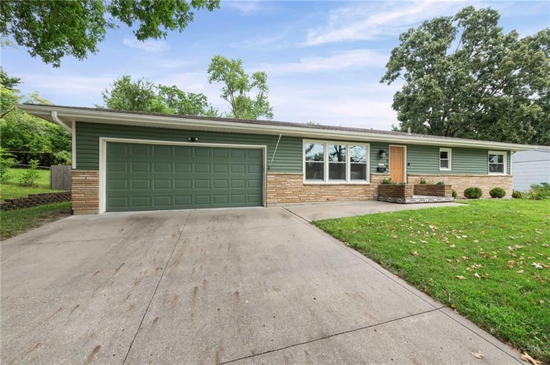 1630 NE 48th Ter, Kansas City, MO 64118