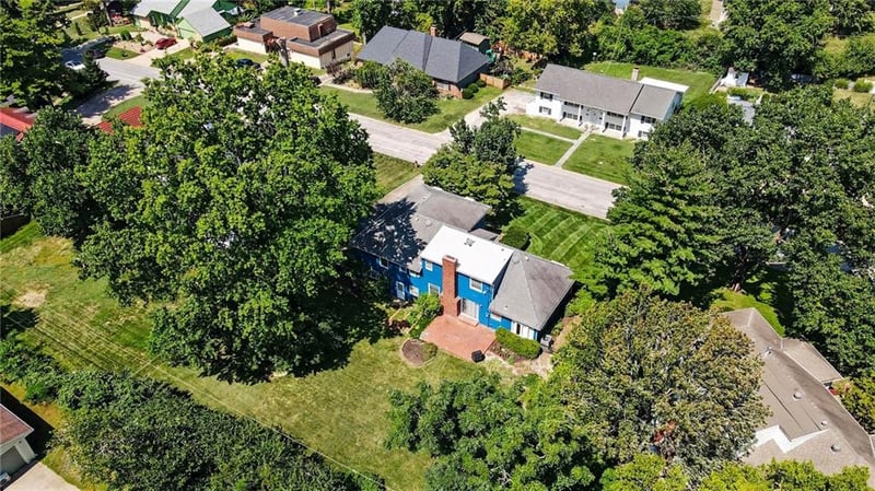 607 Montcrew St, Kansas City, MO 64114