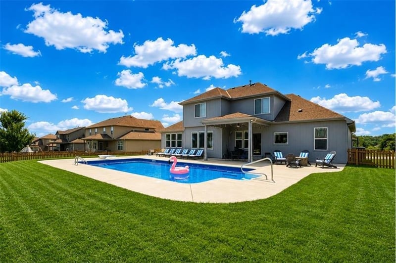 4333 Trotter Dr, Lee's Summit, MO 64082