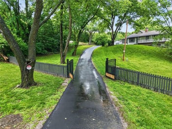 9800 Hutton Rd, Kansas City, KS 66109