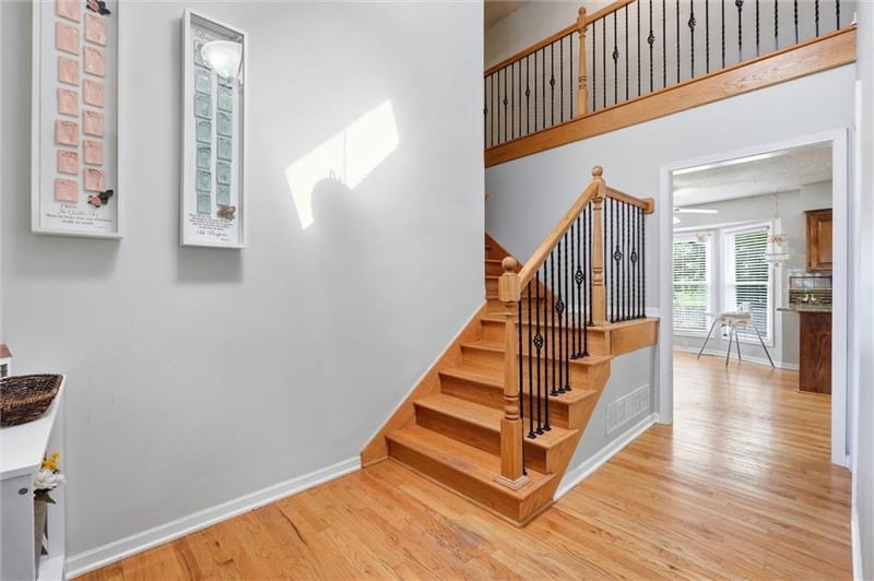 1240 Sleepy Hollow Dr, Olathe, KS 66062