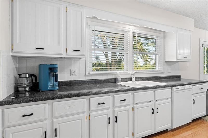 209 Markham Ct, Brookfield, MO 64628