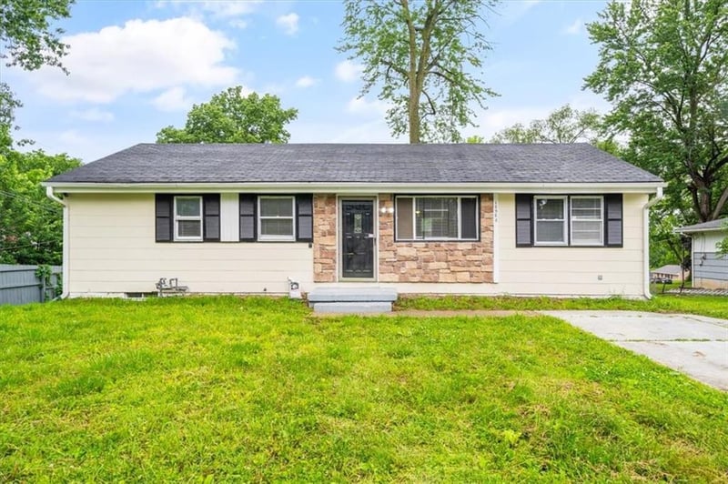 10905 47th St, Kansas City, MO 64133
