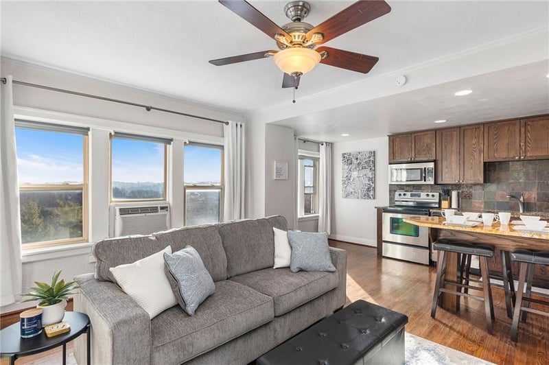 323 Emanuel Cleaver Ii Blvd #8C, Kansas City, MO 64112