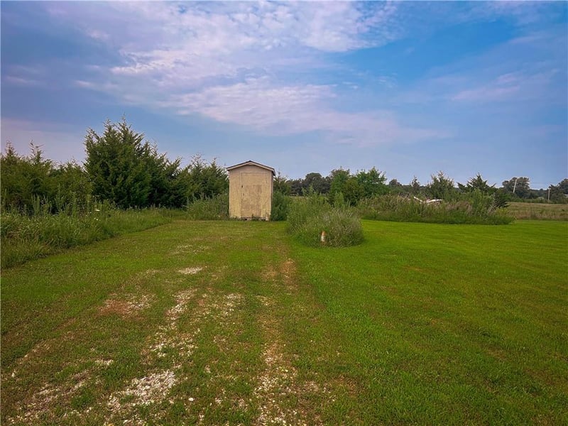 138 Bald Eagle Dr, Linn Valley, KS 66040
