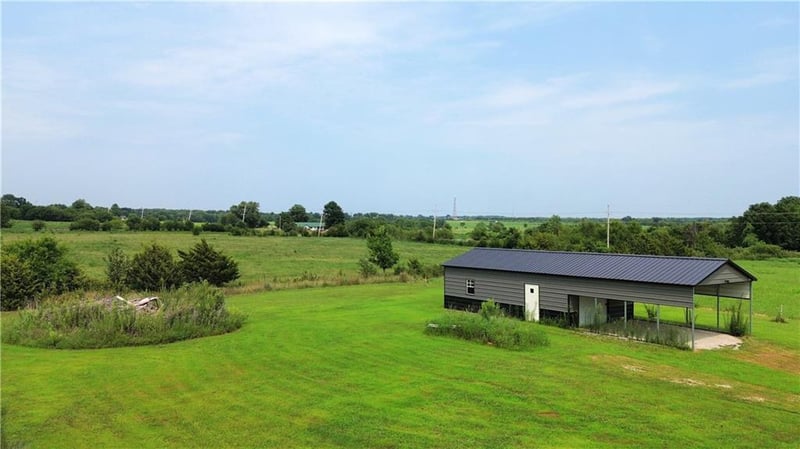 138 Bald Eagle Dr, Linn Valley, KS 66040