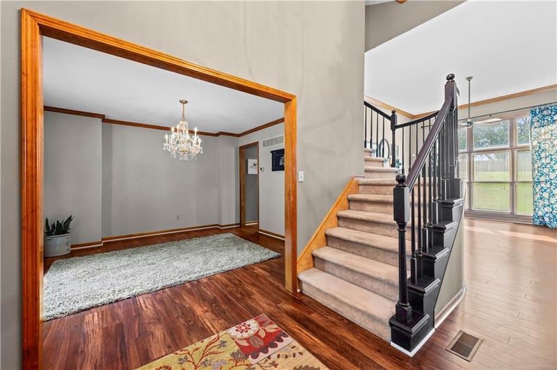 2389 Summerfield Dr, Lee's Summit, MO 64081