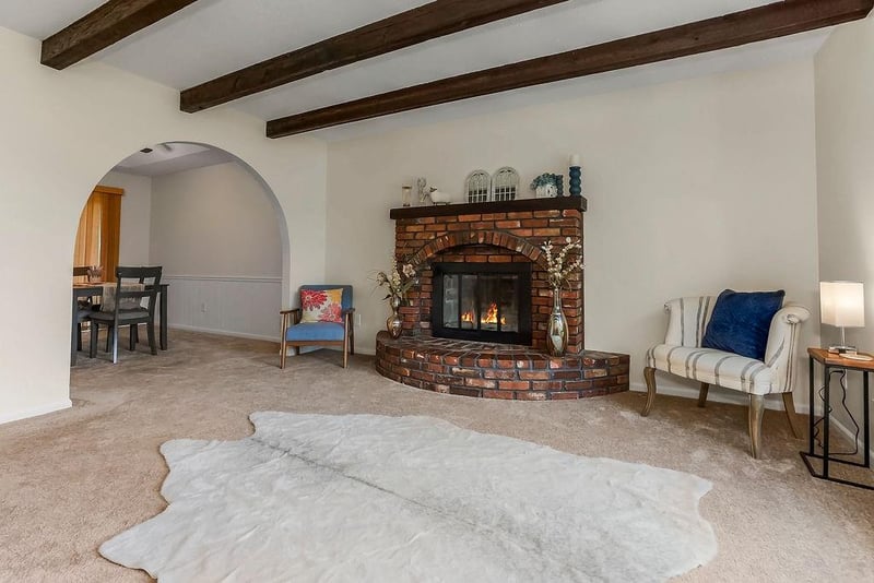 611 Kenneth Ln, Belton, MO 64012