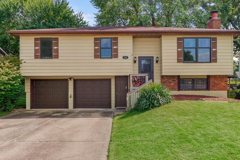 611 Kenneth Ln, Belton, MO 64012
