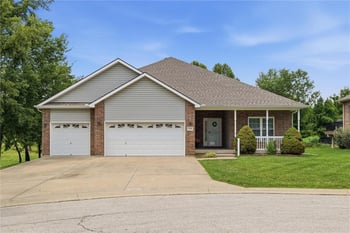 2320 N 100th Ter, Kansas City, KS 66109