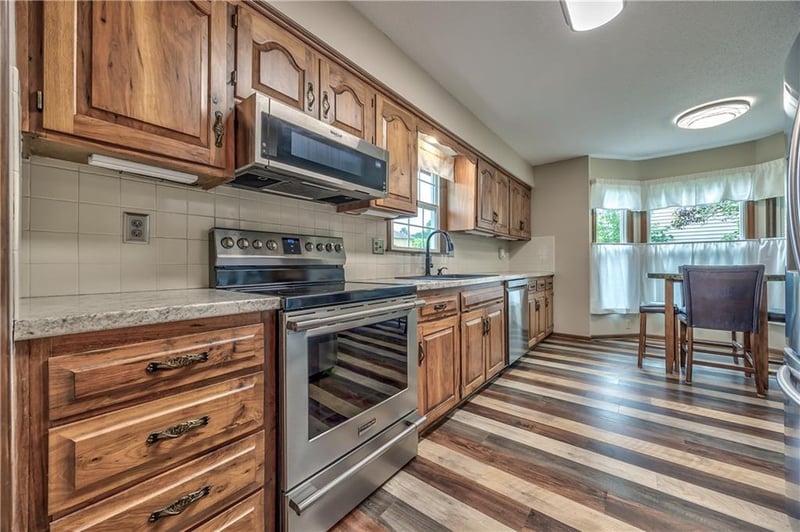 11917 49th Ter, Shawnee, KS 66216