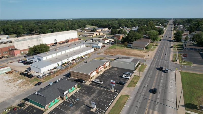 1317 N Broadway St, Pittsburg, KS 66762