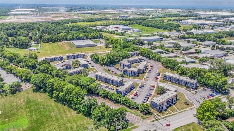 13901 Grandboro Ln, Grandview, MO 64030