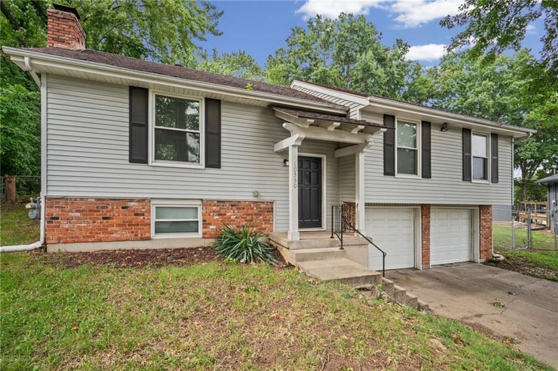 10330 Smalley Ct, Kansas City, MO 64134