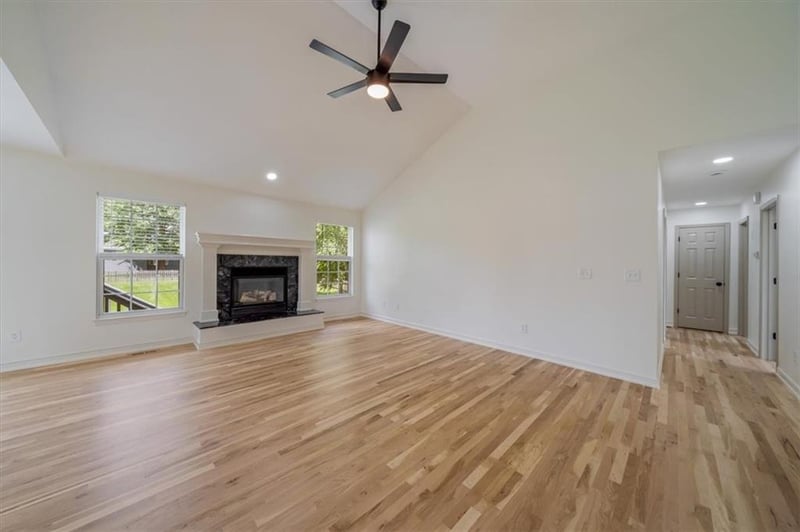 362 Chatham Pl, Lee's Summit, MO 64082