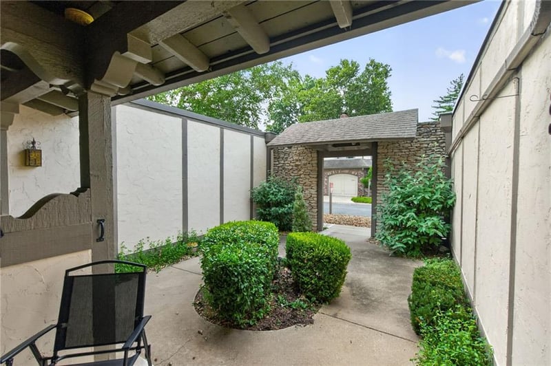 10215 Conser St, Overland Park, KS 66212
