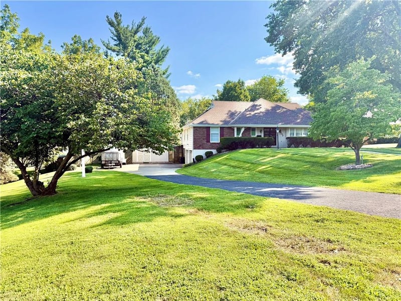107 Winston Pl, St Joseph, MO 64506