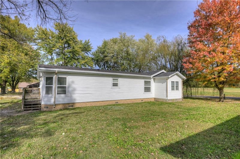 705 Cayuga St, Frontenac, KS 66762